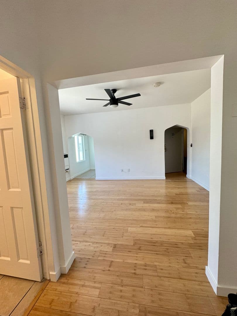 Los Angeles Apartment: 823 N. Gower Street