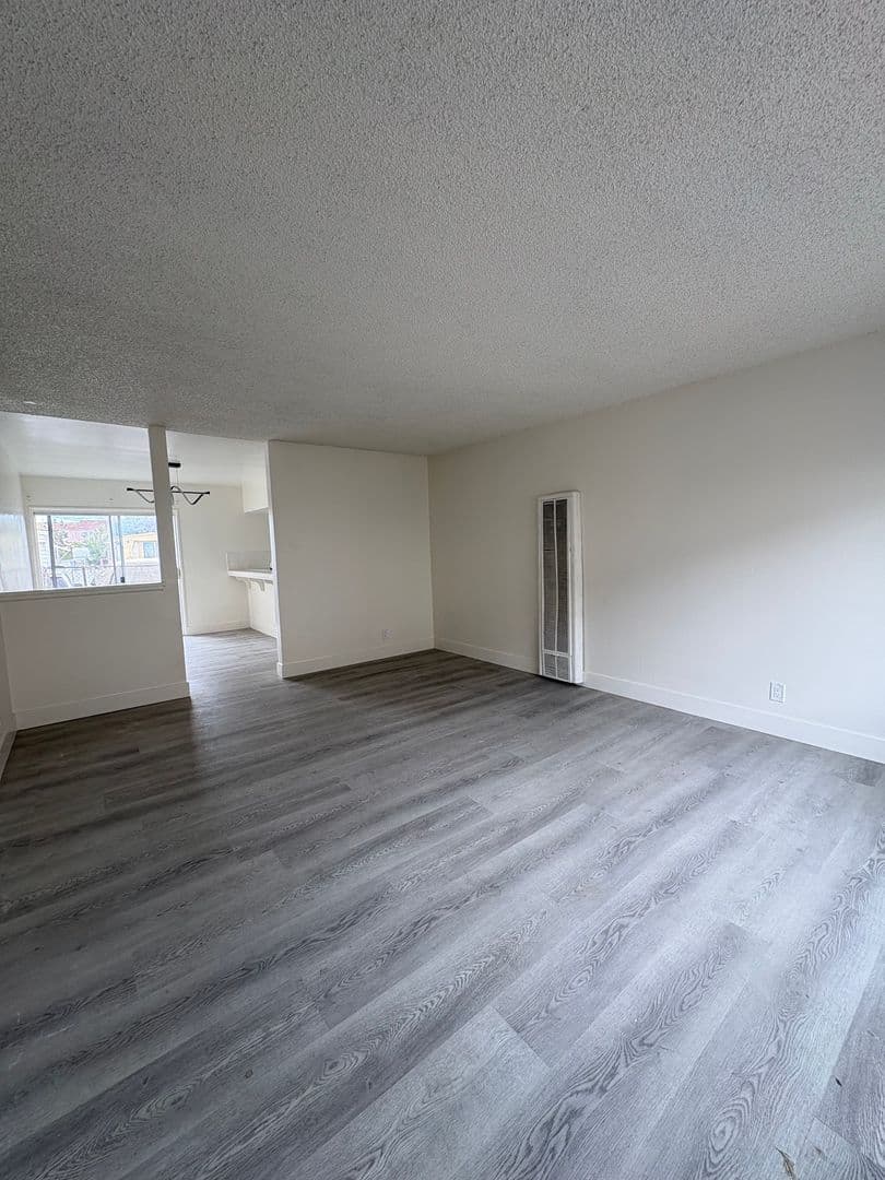 GARDENA Apartment: 14514- 14518 S. Berendo Ave.