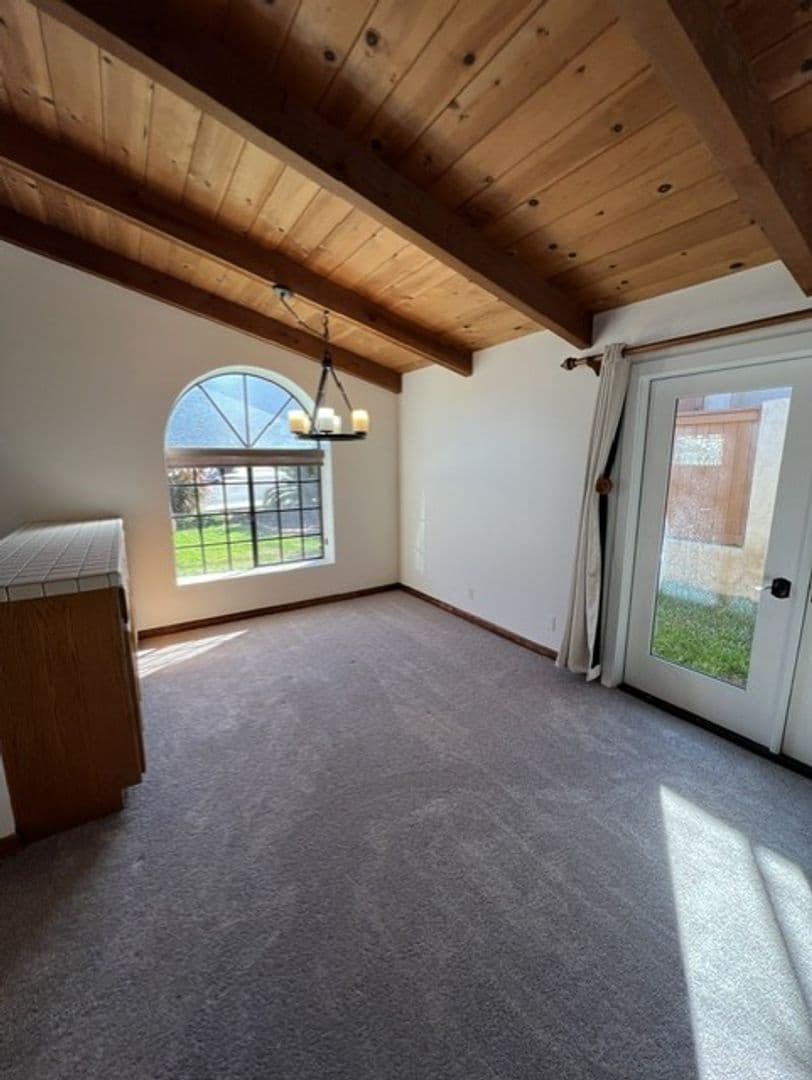 Redondo Beach House: 2007 Voorhees Ave