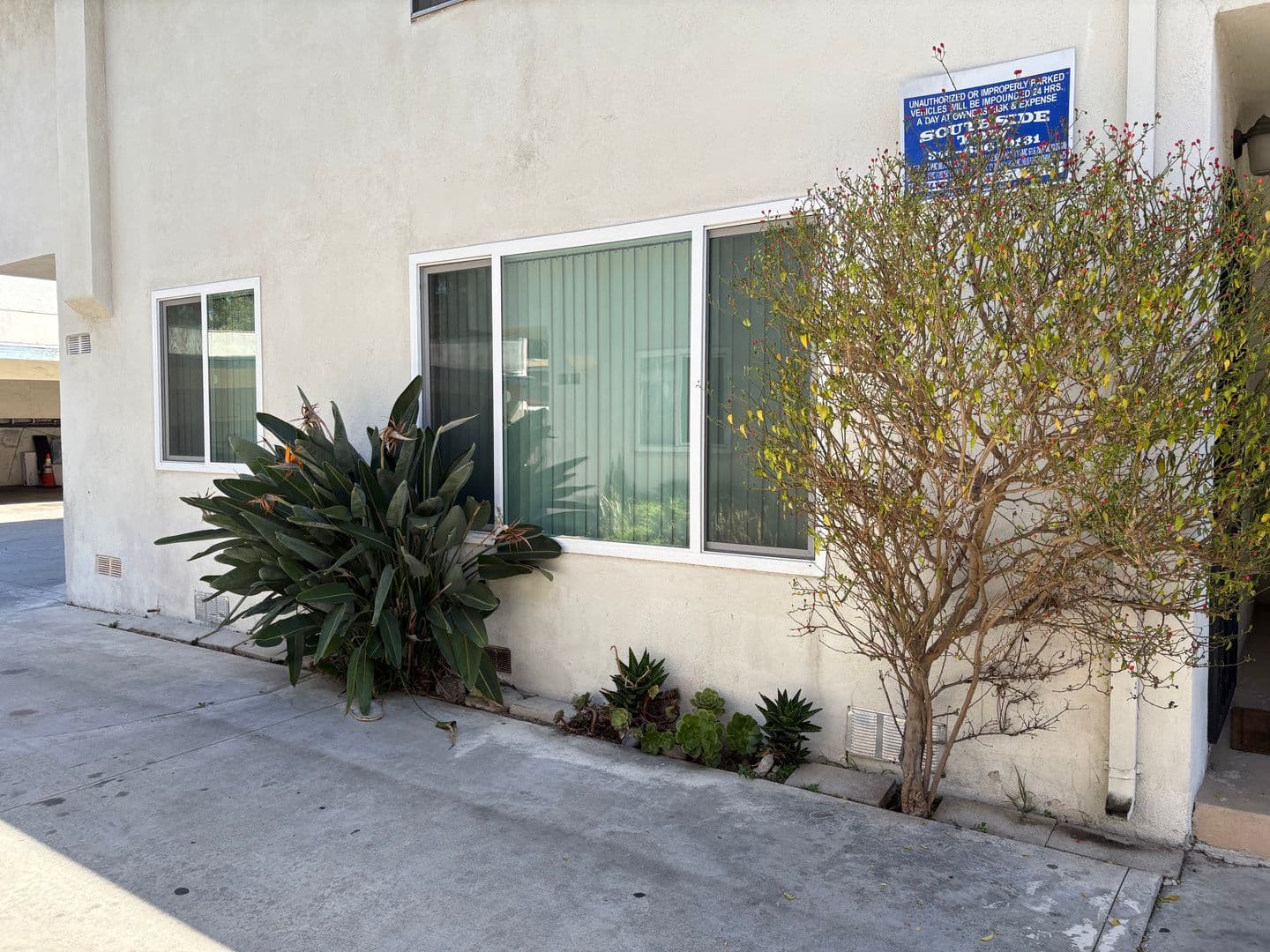 LAWNDALE Apartment: 4573 W. 173rd