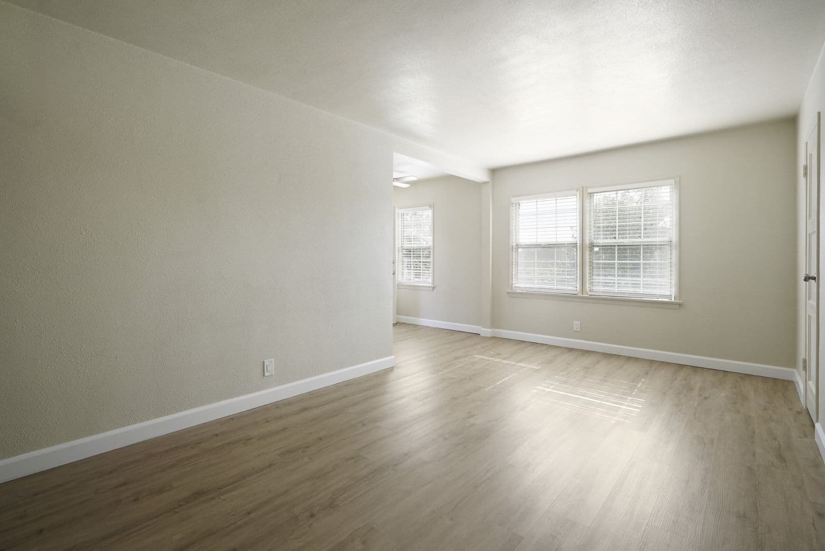 LONG BEACH Apartment: 4451 Atlantic Ave.