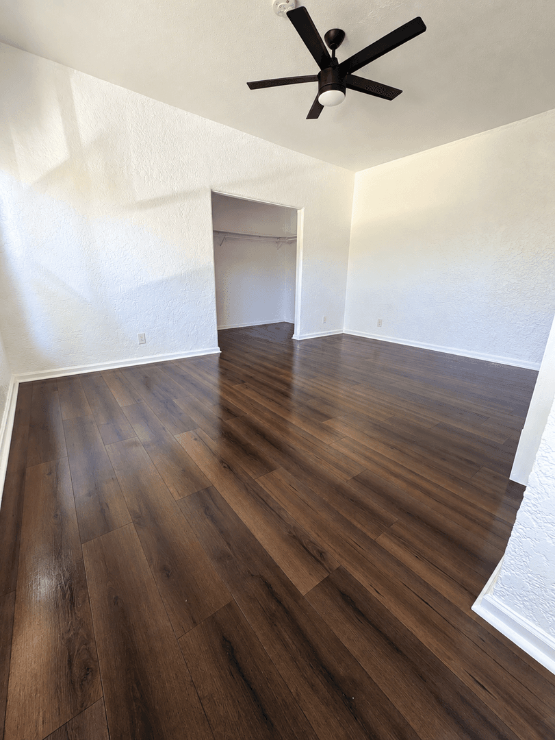 Los Angeles Apartment: 823 N. Gower Street