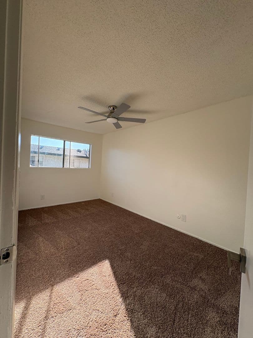 Gardena Apartment: 1426 W 179th St