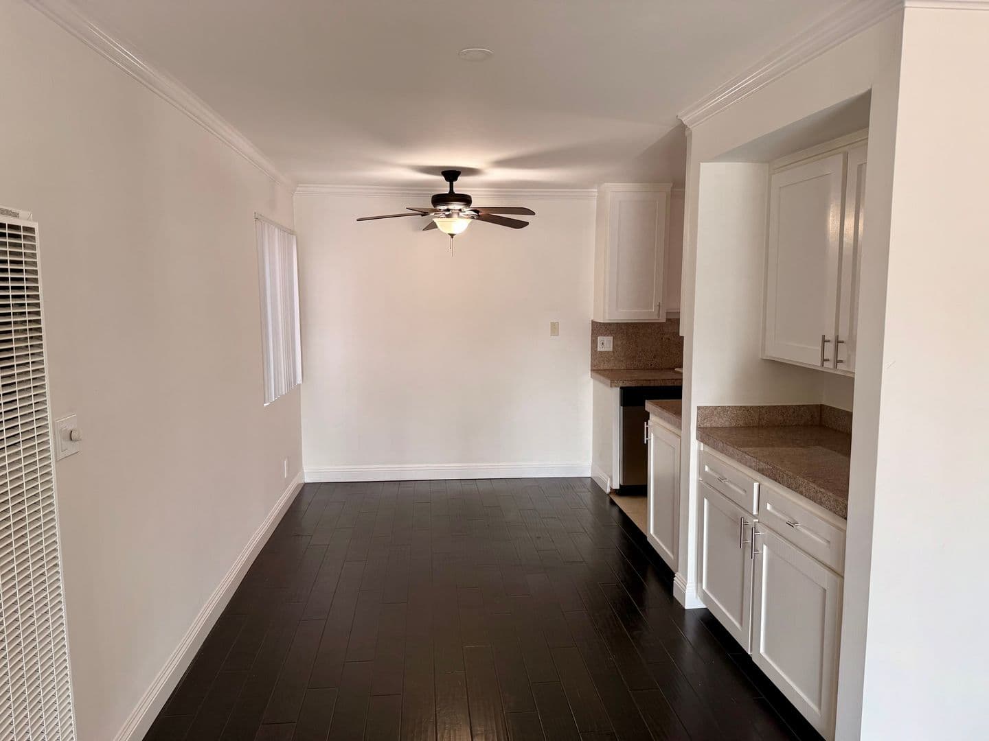 REDONDO BEACH Apartment: 233 S. Juanita Ave