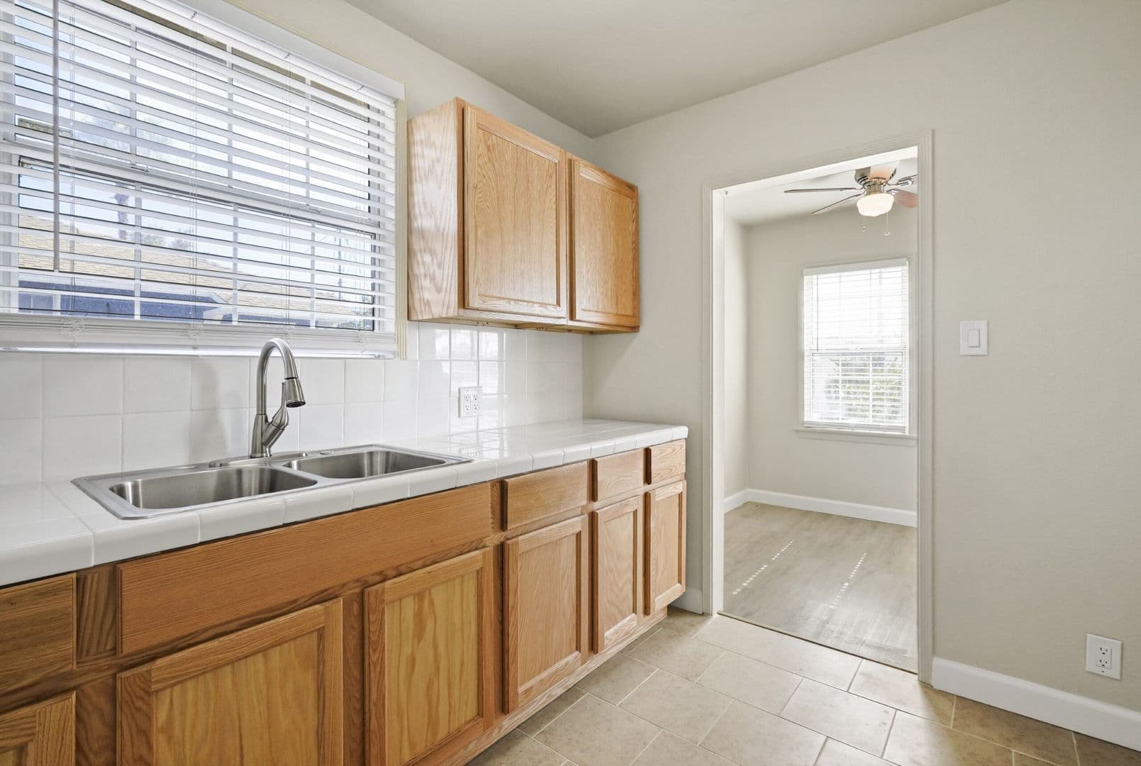 LONG BEACH Apartment: 4451 Atlantic Ave.