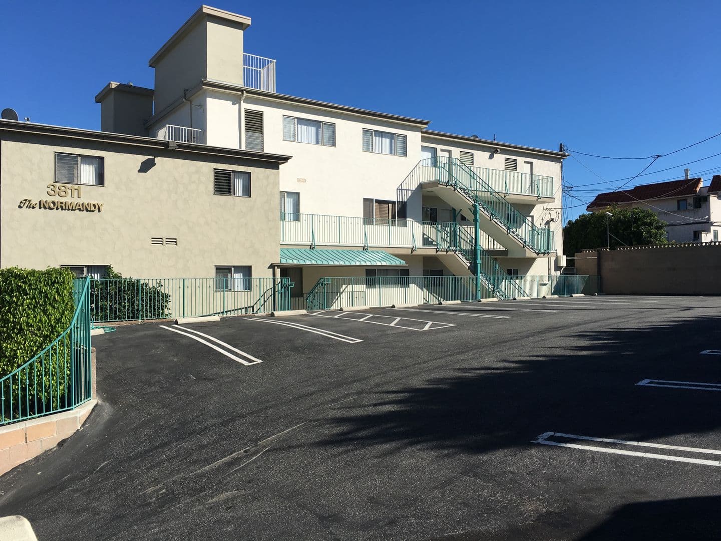 SAN PEDRO Apartment: 3811 Bluff Place.