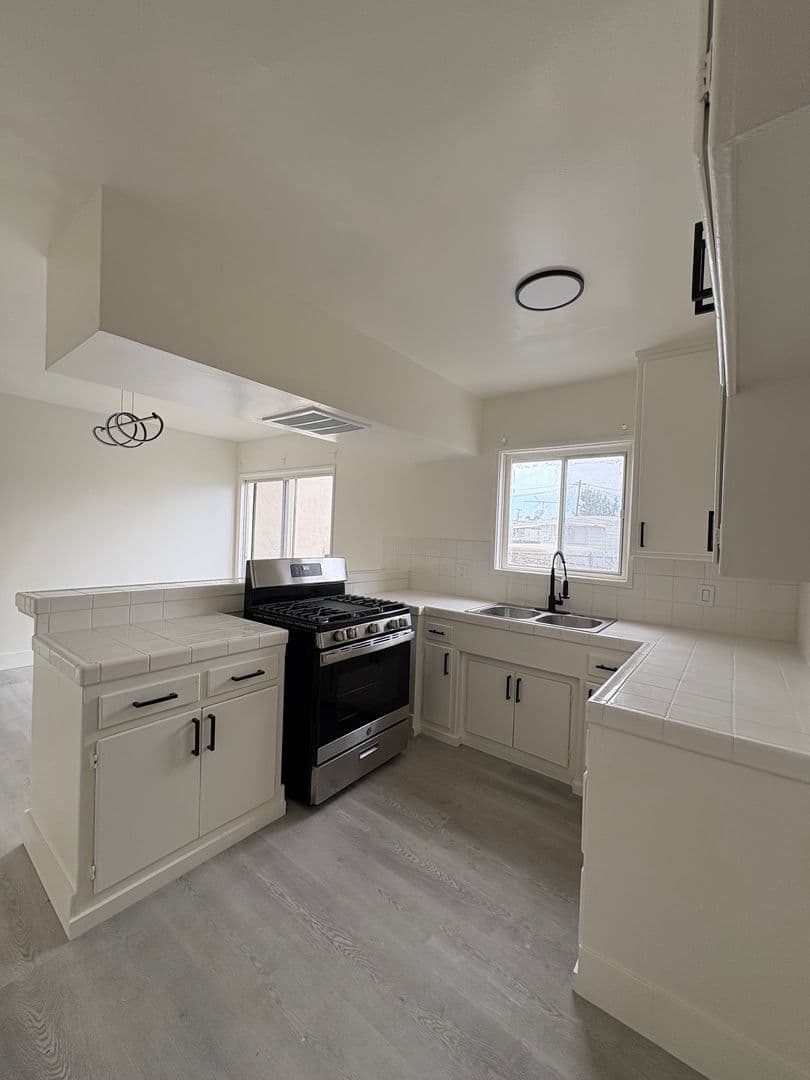 GARDENA Apartment: 14514- 14518 S. Berendo Ave.