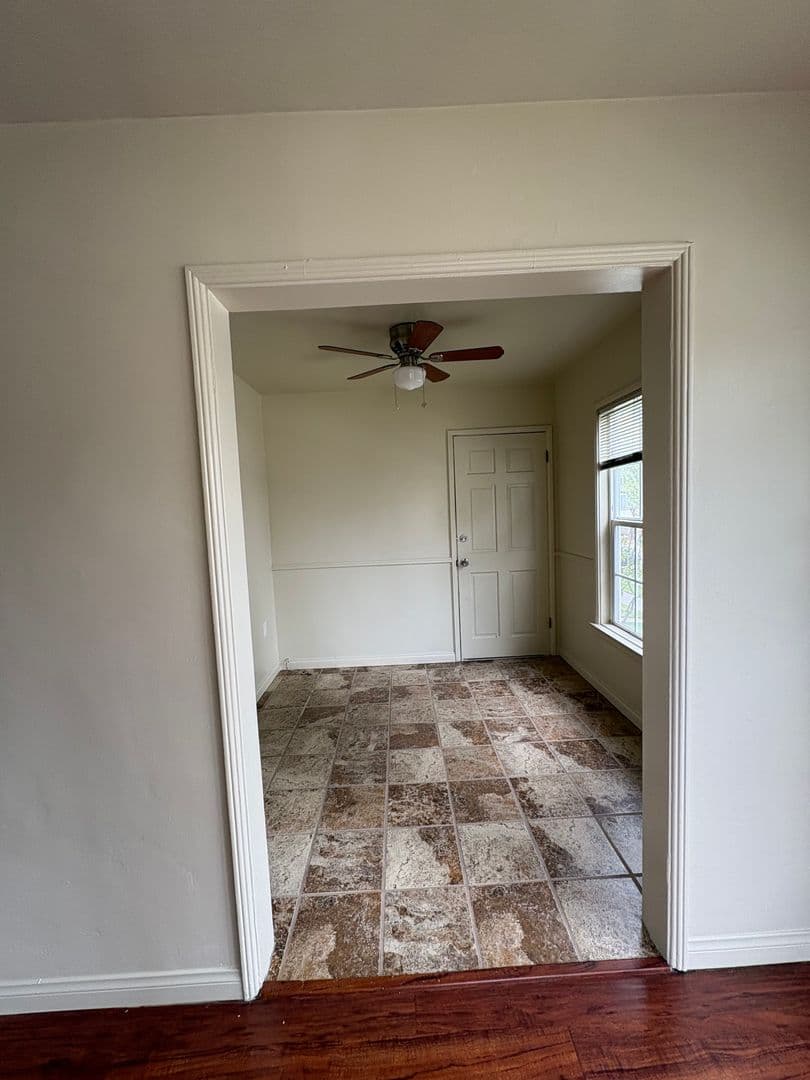 LONG BEACH Apartment: 830 San Antonio Dr.