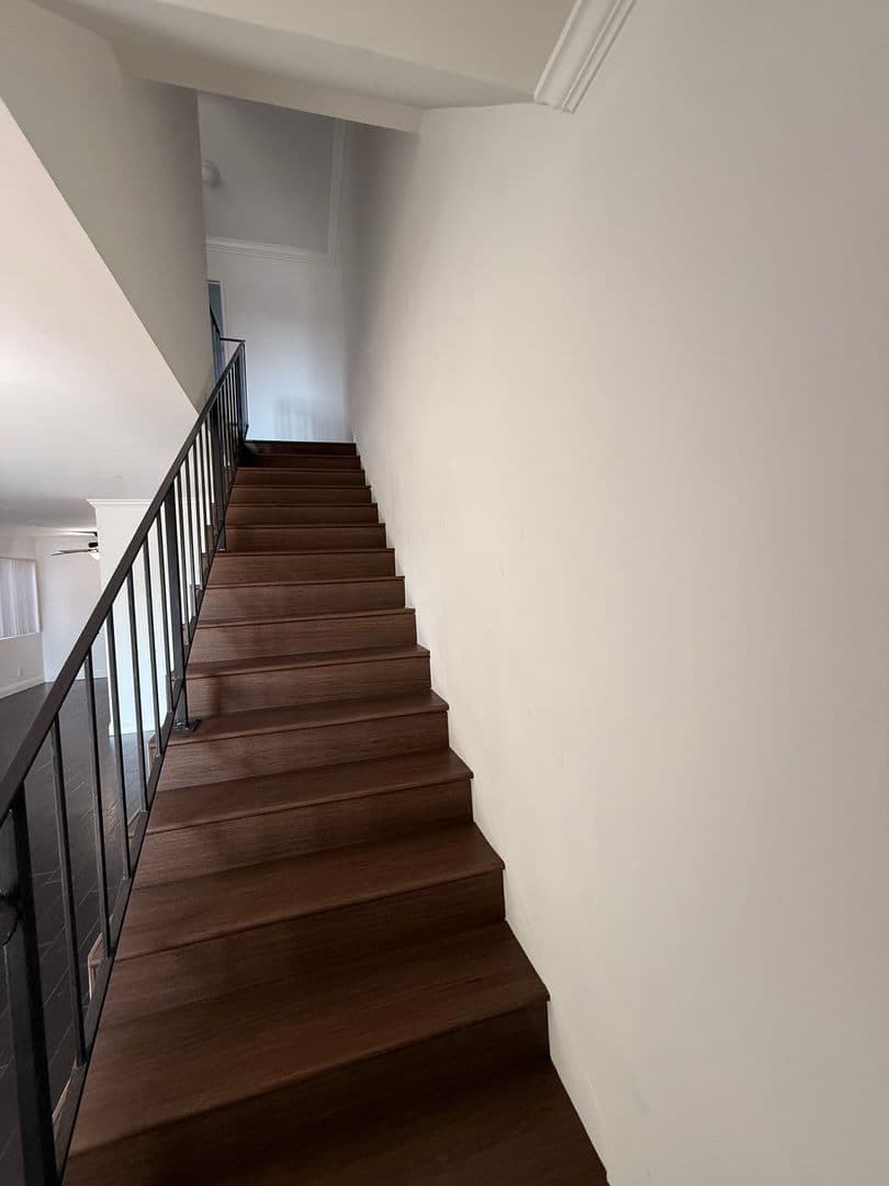 REDONDO BEACH Apartment: 233 S. Juanita Ave
