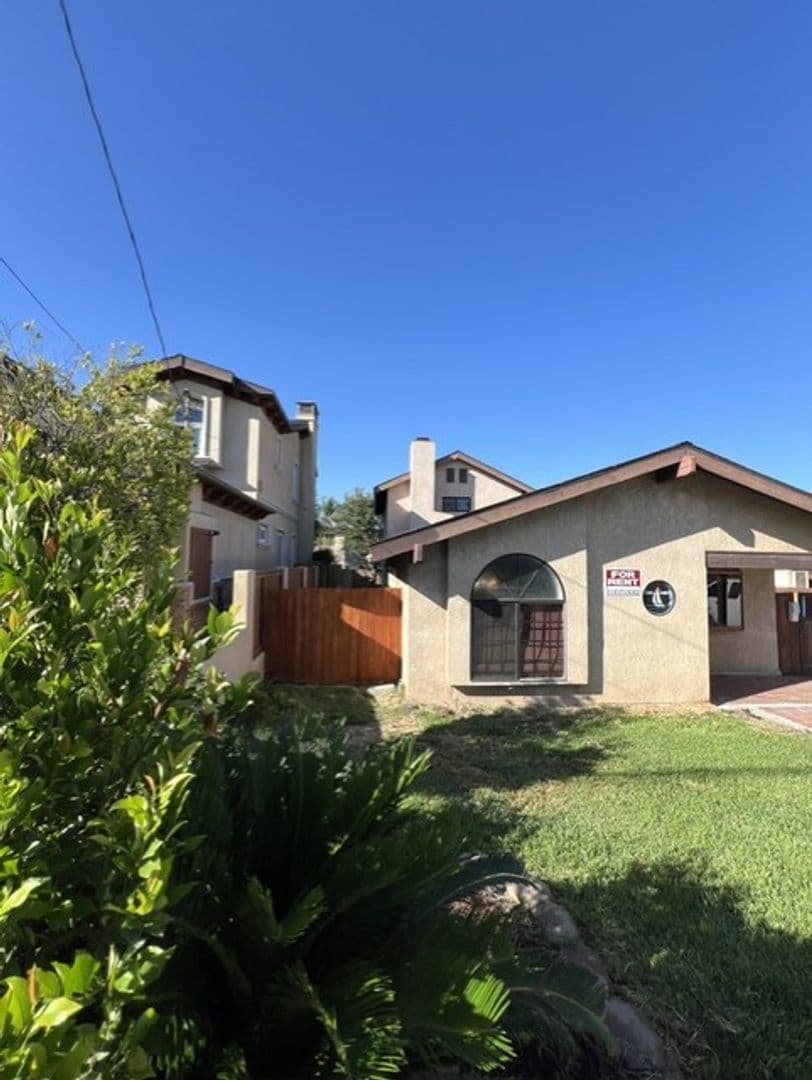 Redondo Beach House: 2007 Voorhees Ave.