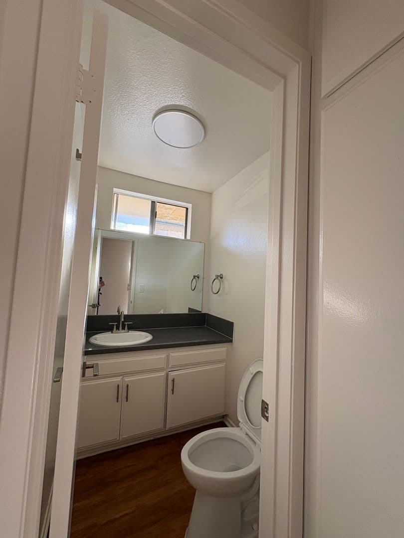 Gardena Apartment: 1426 W 179th St