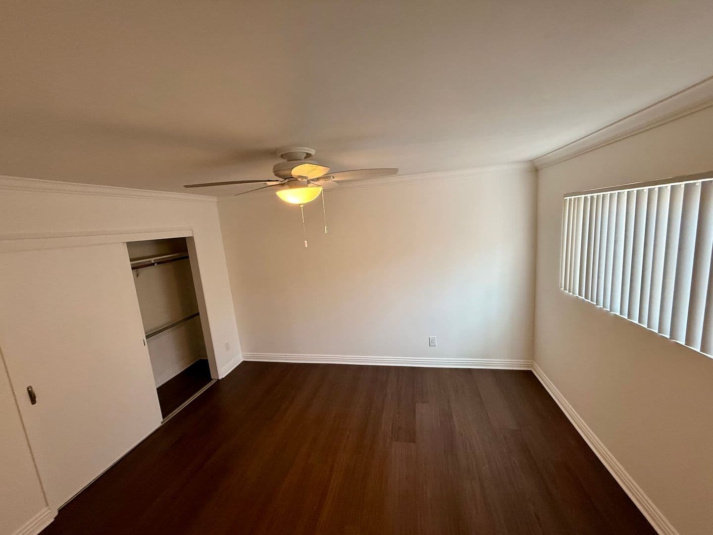 REDONDO BEACH Apartment: 233 S. Juanita Ave