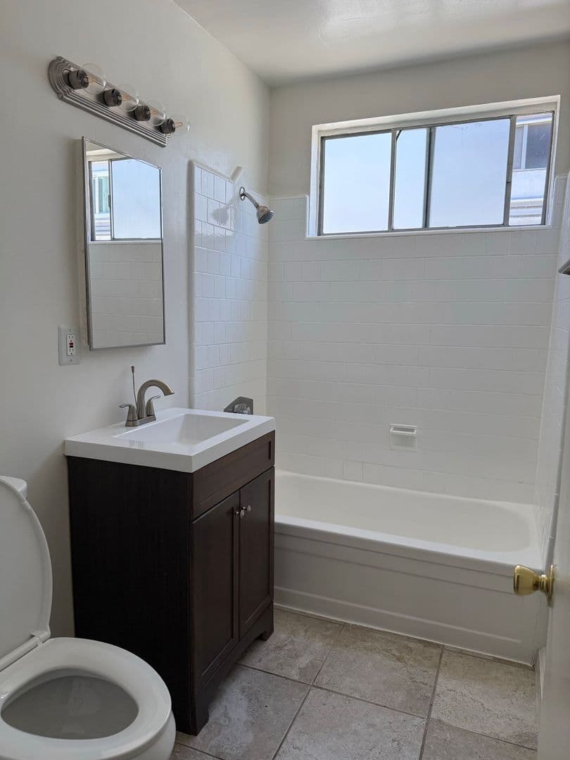 TORRANCE Apartment: 21220 S. Western Ave.