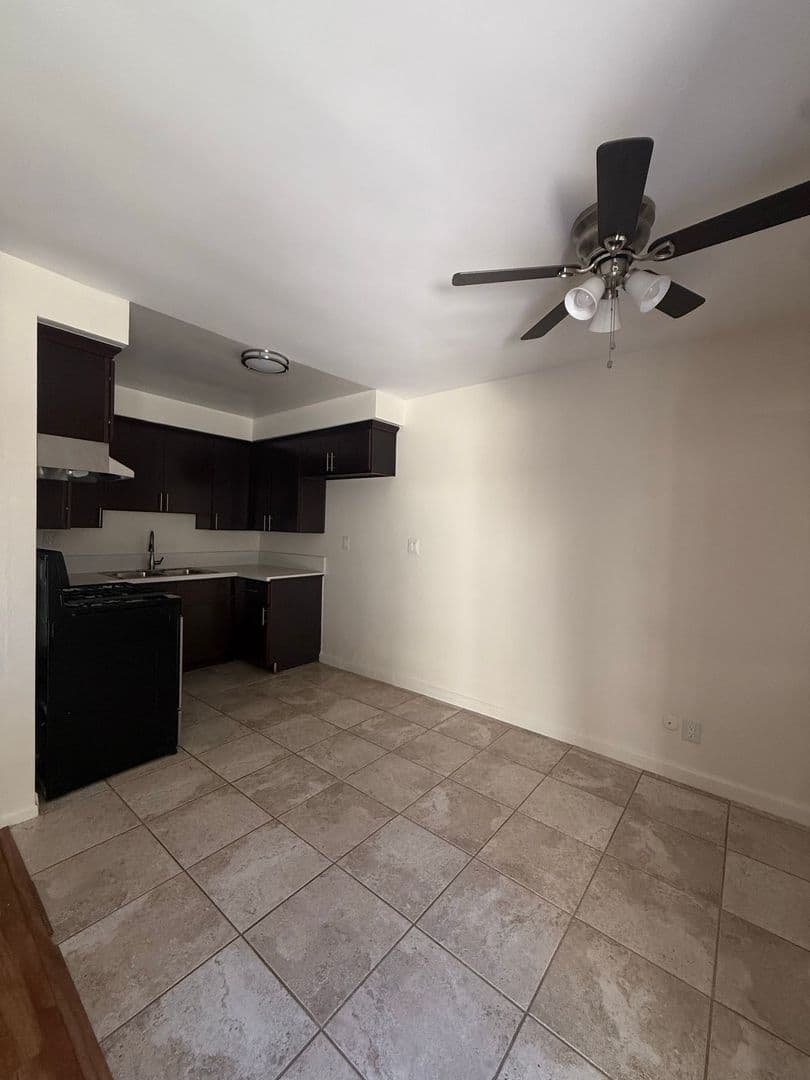 TORRANCE Apartment: 21220 S. Western Ave.