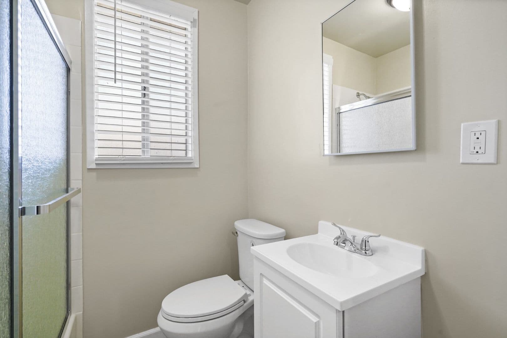 LONG BEACH Apartment: 4451 Atlantic Ave.