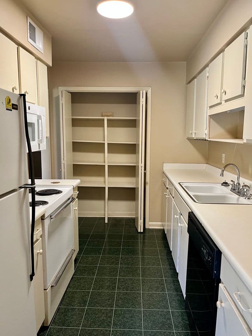Baton Rouge House: 1701 Lobdell Ave.