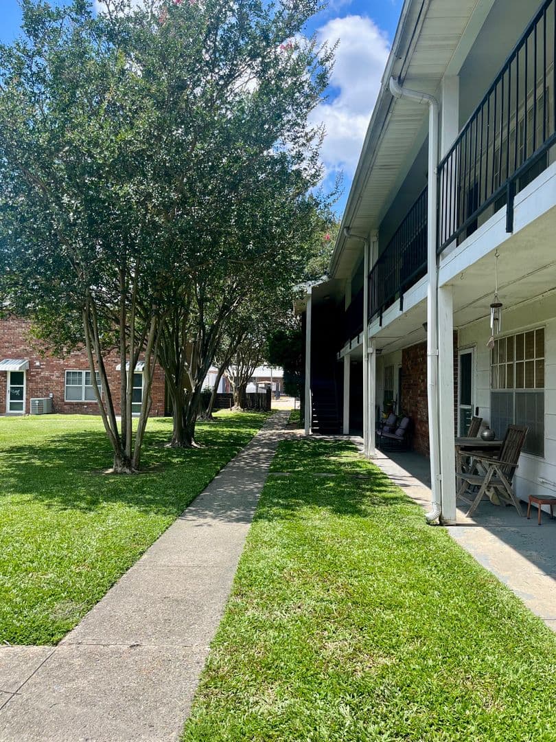 Baton Rouge House: 1701 Lobdell Ave.
