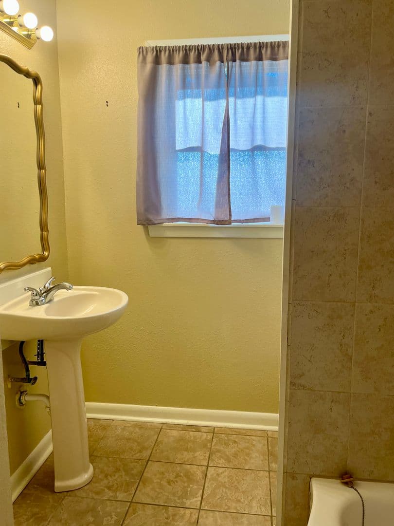 Baton Rouge House: 9760 Judi Ave.