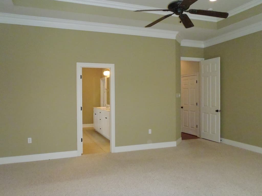 Prairieville House: 43118 Beacon St.