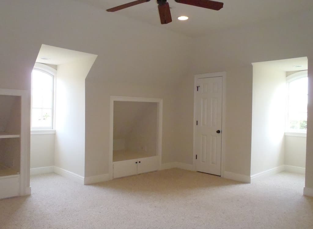 Prairieville House: 43118 Beacon St.