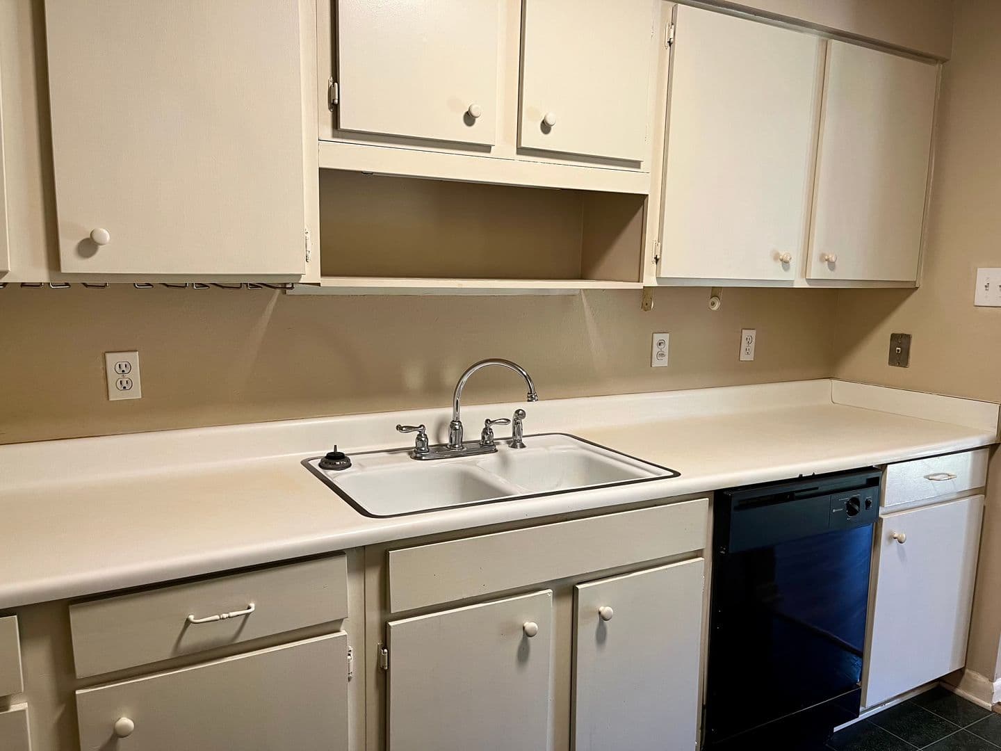 Baton Rouge House: 1701 Lobdell Ave.