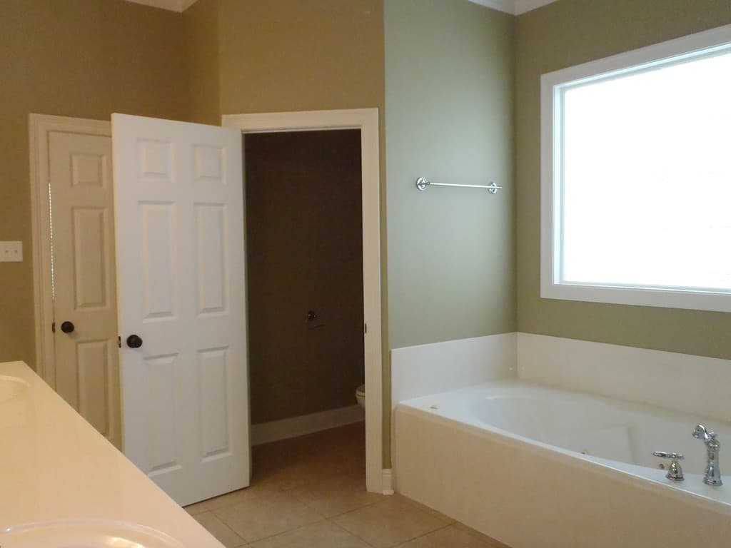 Prairieville House: 43118 Beacon St.