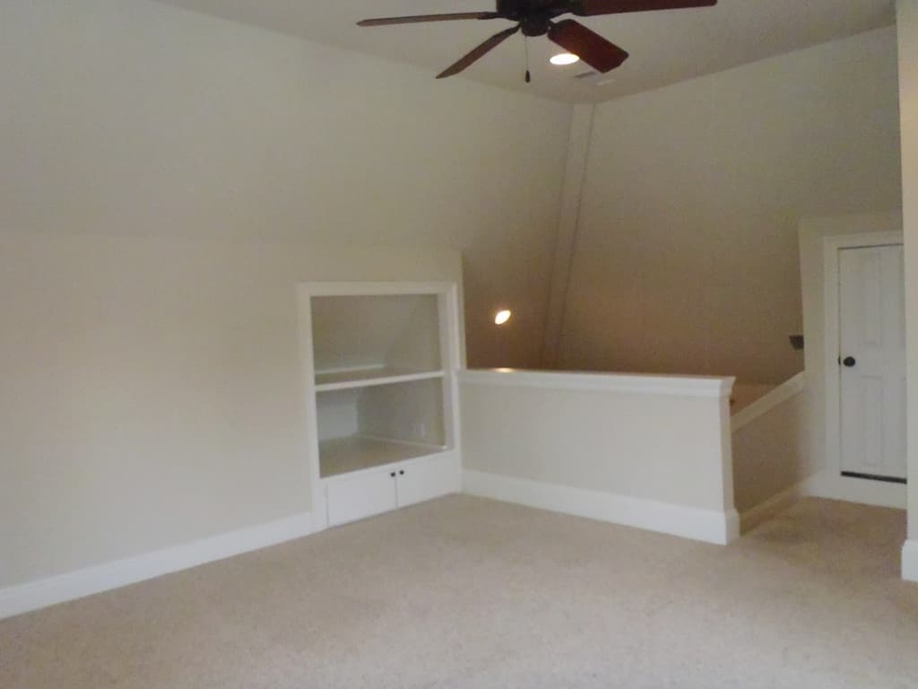 Prairieville House: 43118 Beacon St.