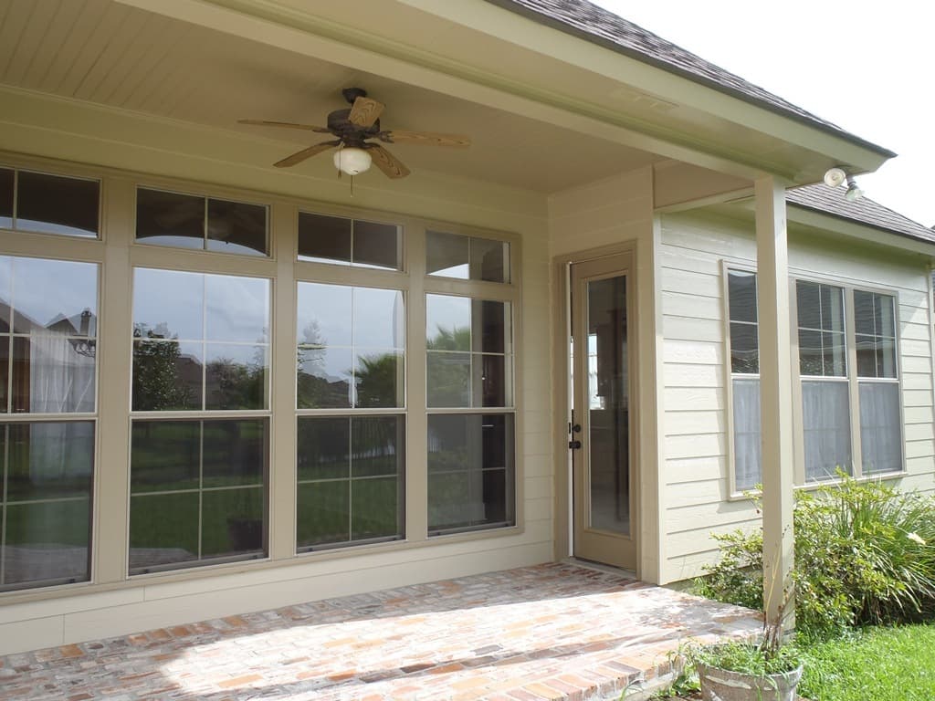 Prairieville House: 43118 Beacon St.
