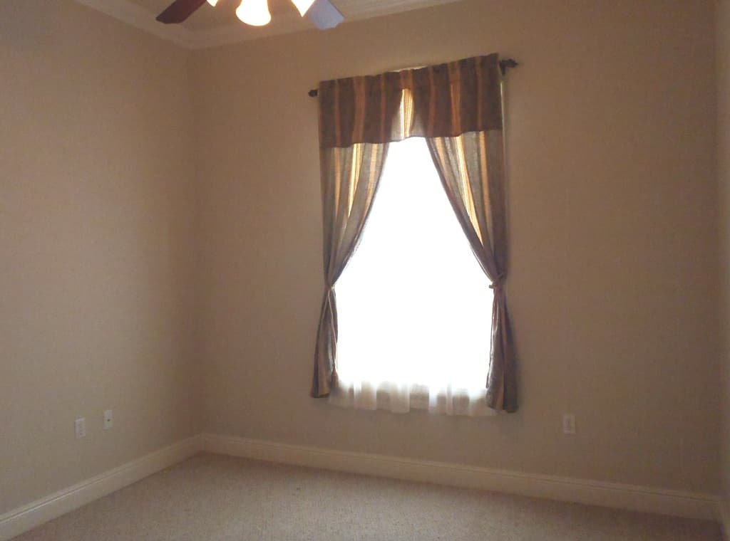 Prairieville House: 43118 Beacon St.