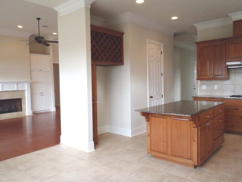 Prairieville House: 43118 Beacon St.