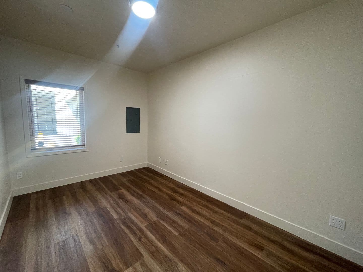 Everett Apartment: 3208 Wetmore Ave