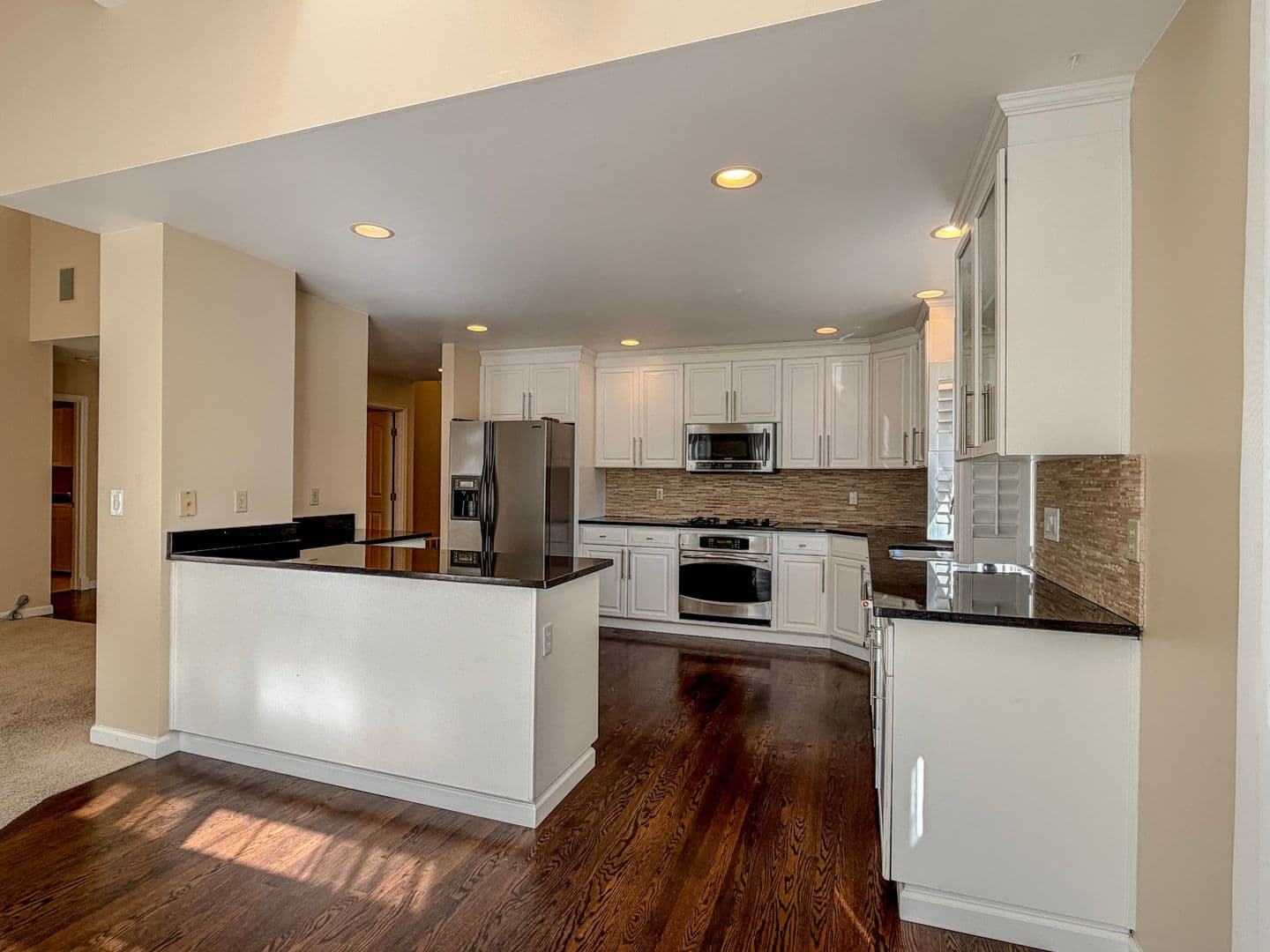 Kenmore House: 9017 NE 145th Pl