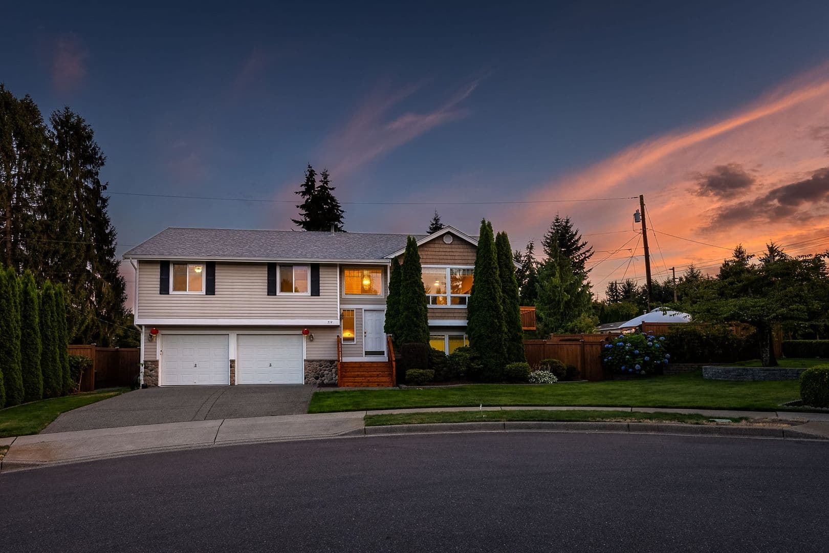 Lynnwood House: 714 144th St SW