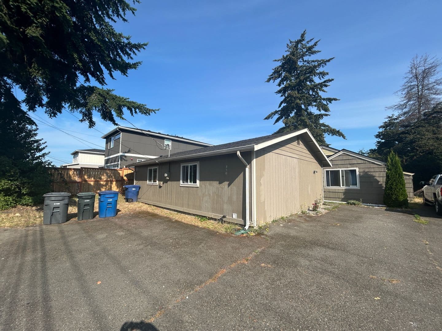 Burien Apartment: 850 SW 136th St