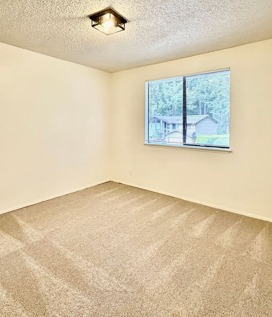 Kirkland House: 9235 NE 142nd St