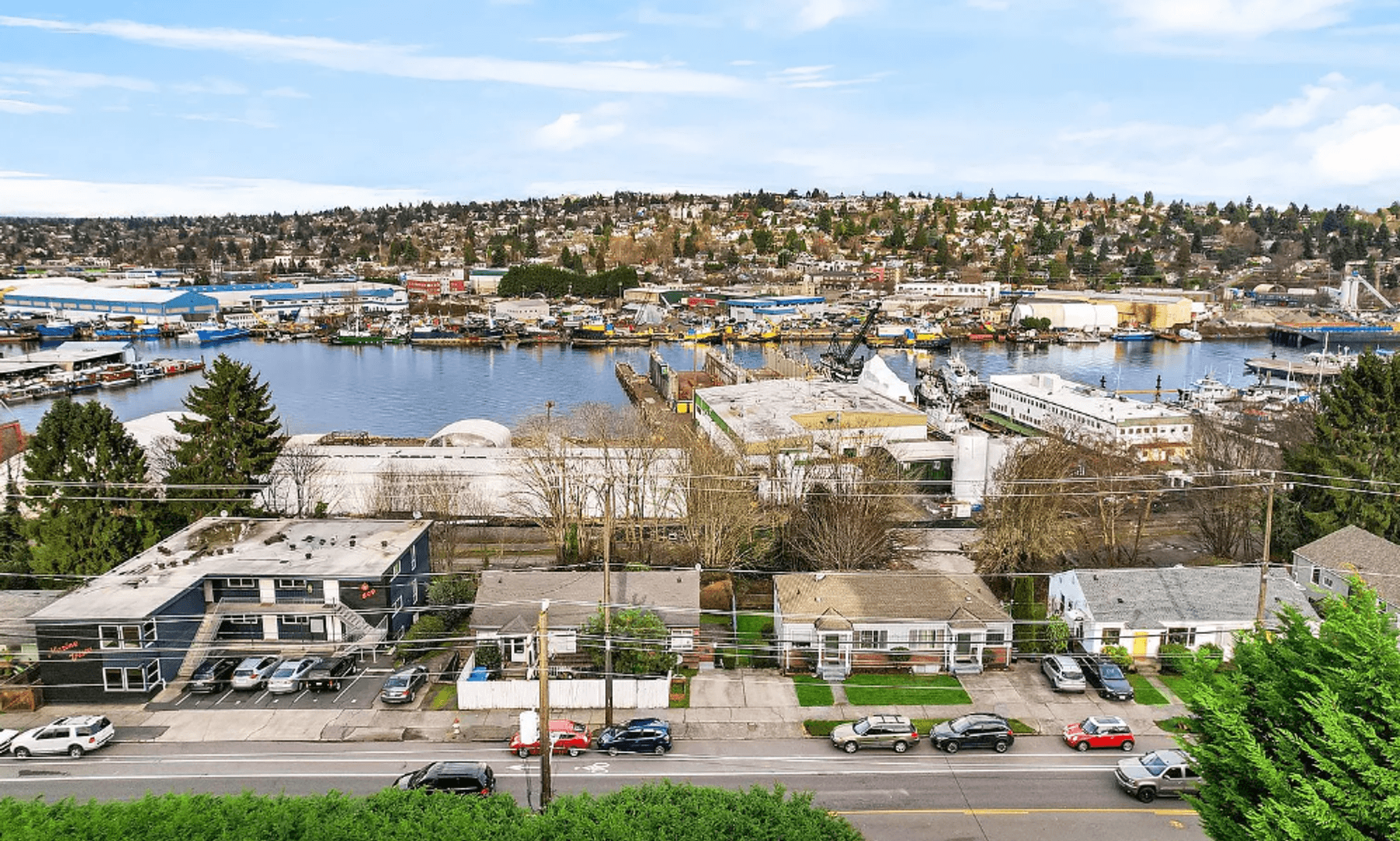 Seattle Apartment: 825 W Nickerson St