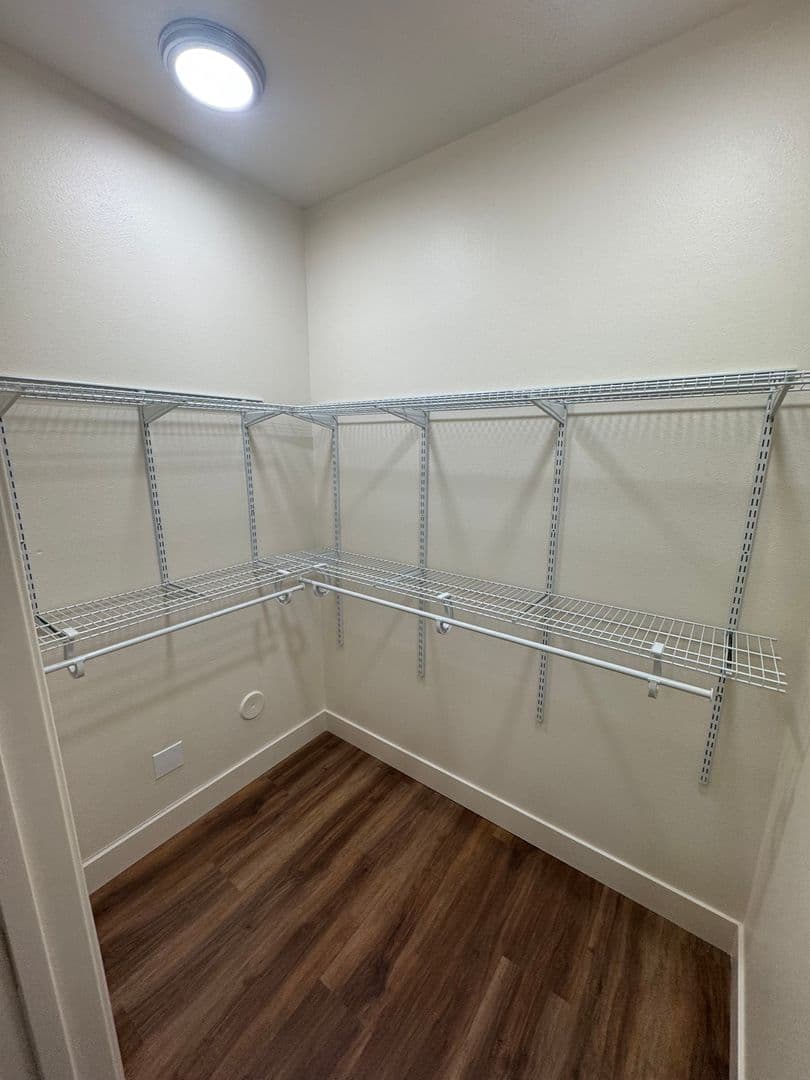 Everett Apartment: 3208 Wetmore Ave