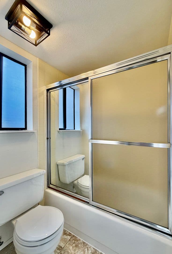 Kirkland House: 9235 NE 142nd St