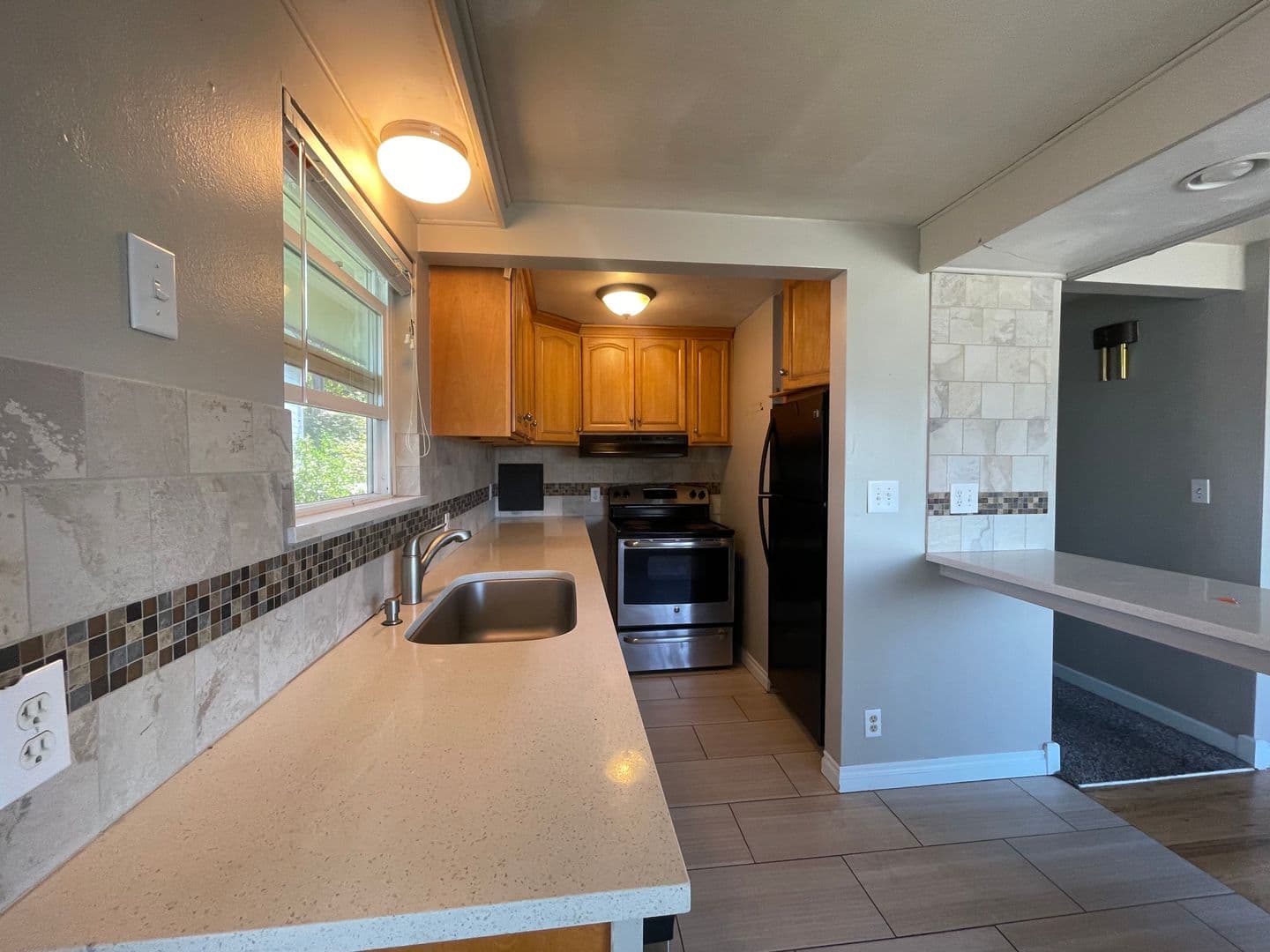Seattle Apartment: 825 W Nickerson St