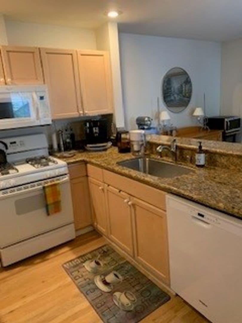 Bellevue Condo: 12935 SE 26th Pl, Unit D-3