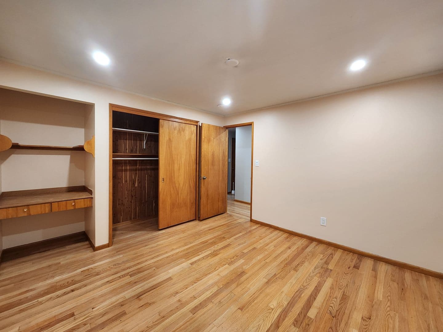 Lake Forest Park House: 16320 34th Ave NE