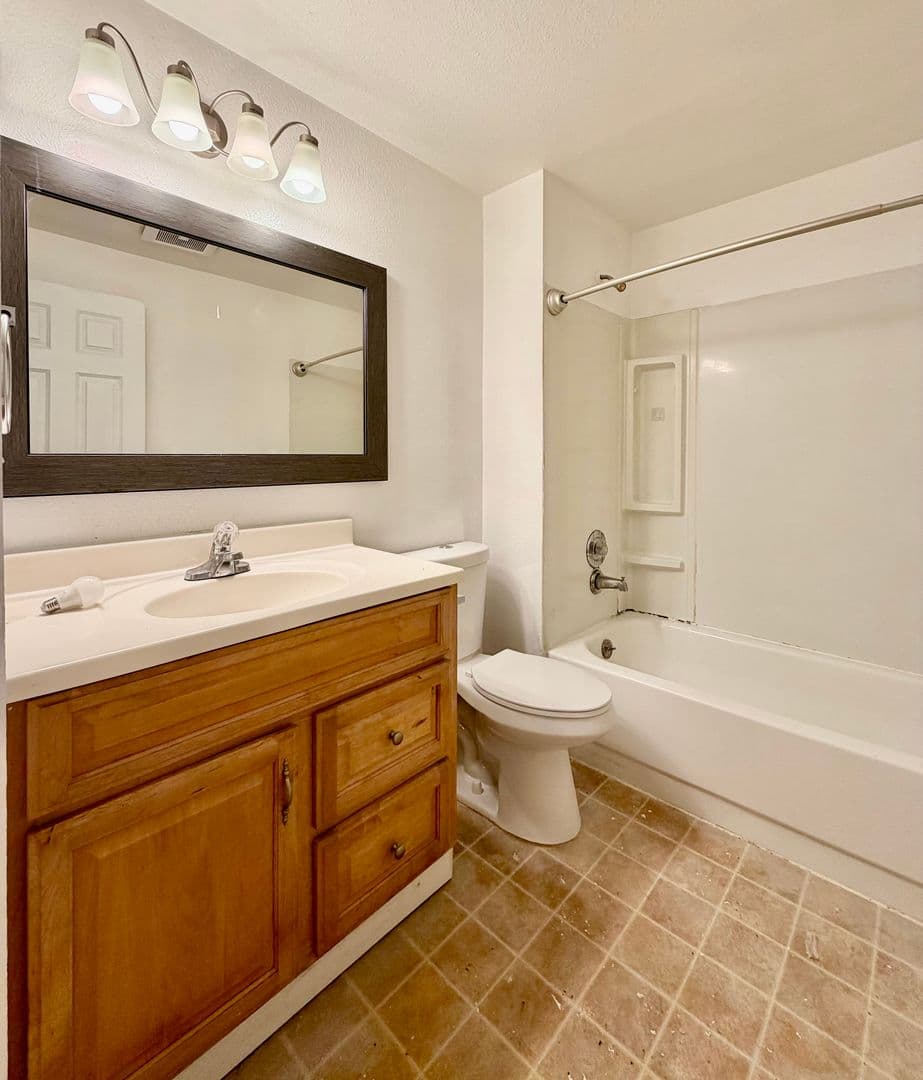 Bellevue Condo: 14580 NE 31st St., Unit G-205