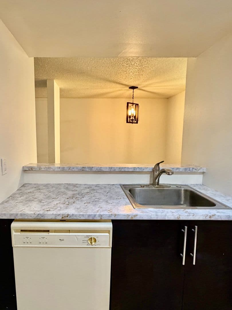 Bellevue Condo: 14580 NE 31st St., Unit G-205
