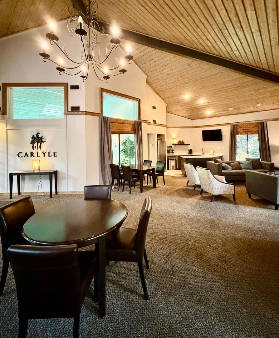 Bellevue Condo: 1276 Bellevue Way NE #4