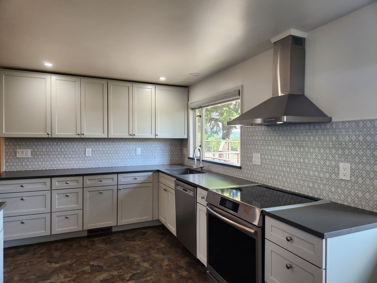 Lake Forest Park House: 16320 34th Ave NE