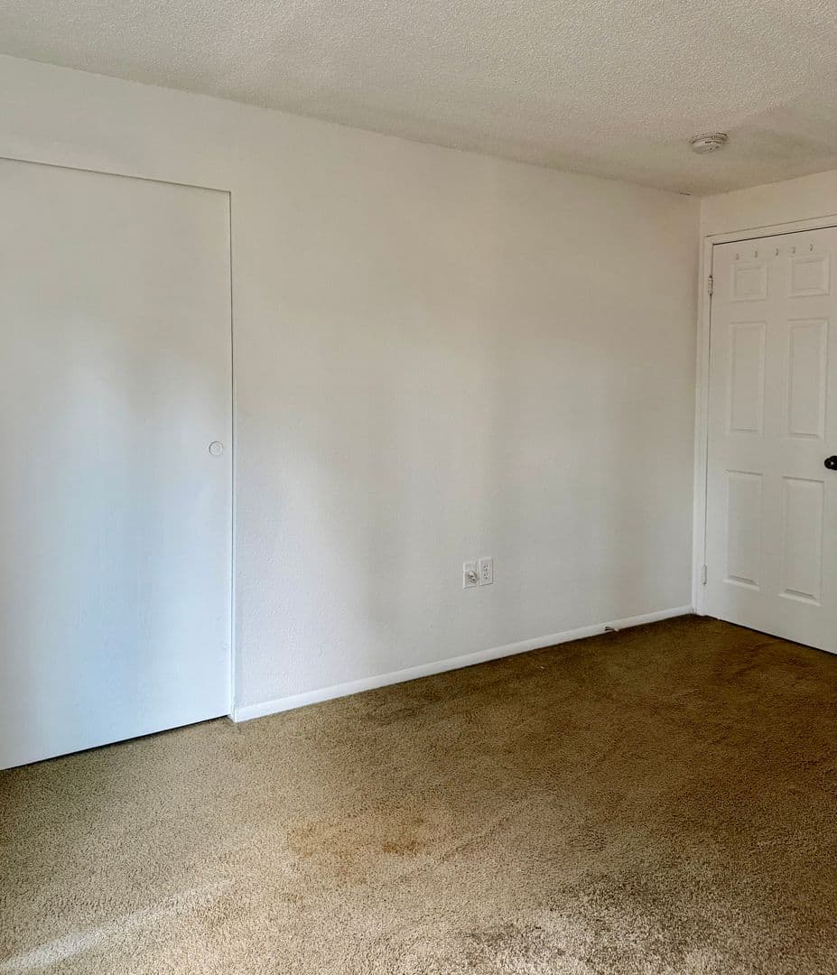 Bellevue Condo: 14580 NE 31st St., Unit G-205