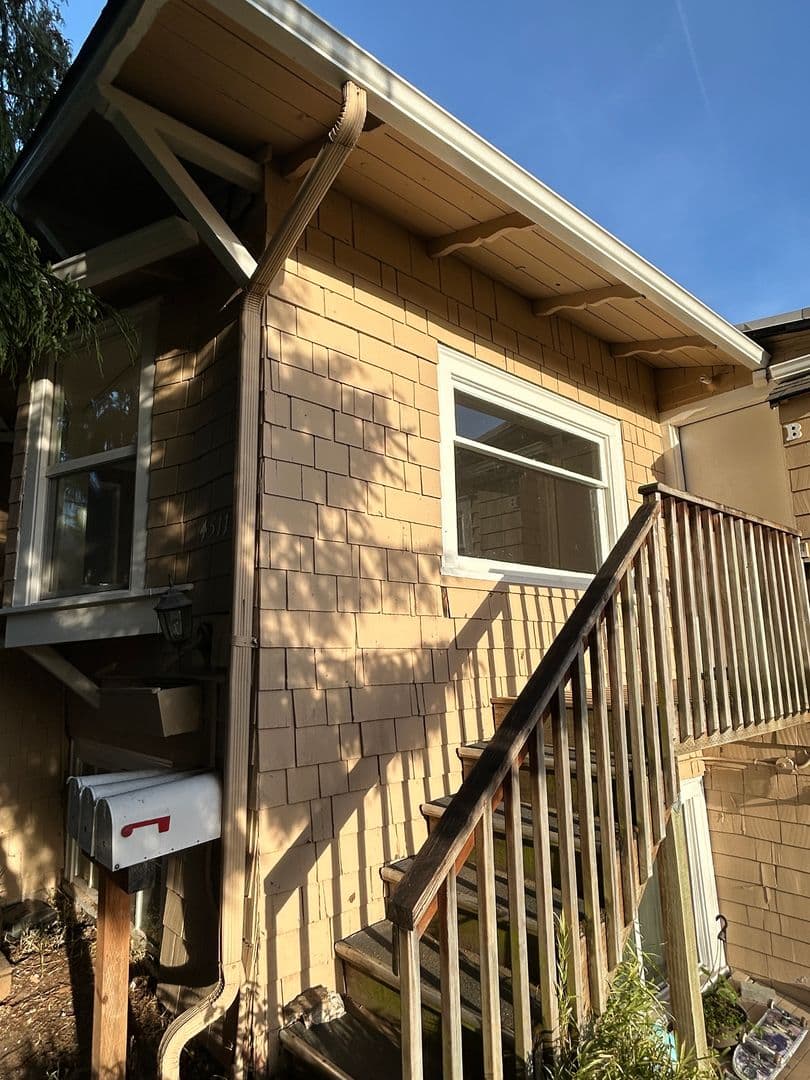 Seattle Apartment: 4511 SW Lander St