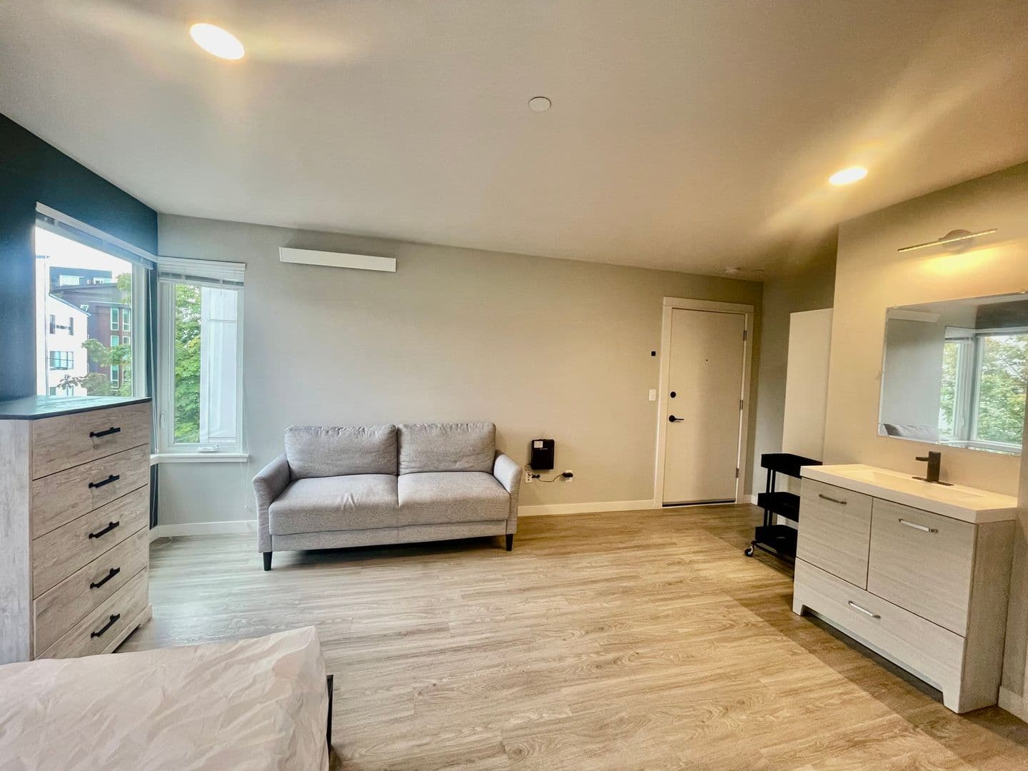 Seattle Apartment: 5253 15th Ave NE
