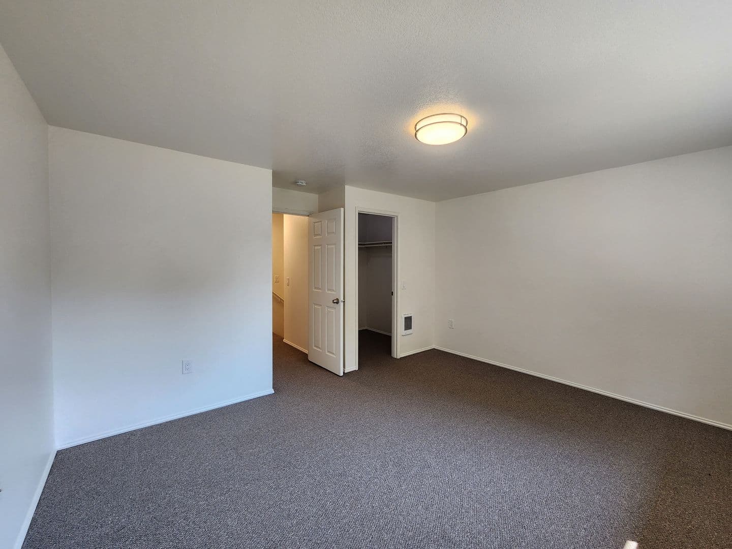 Monroe Townhome: 651 North St, #A