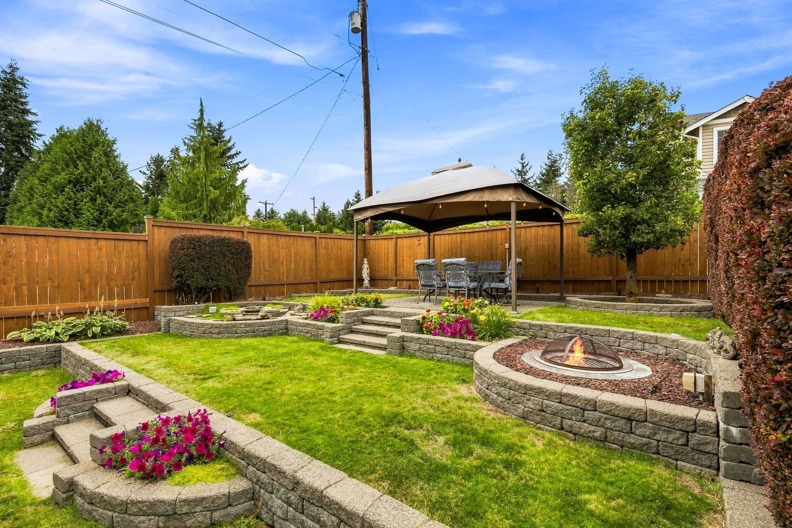 Lynnwood House: 714 144th St SW